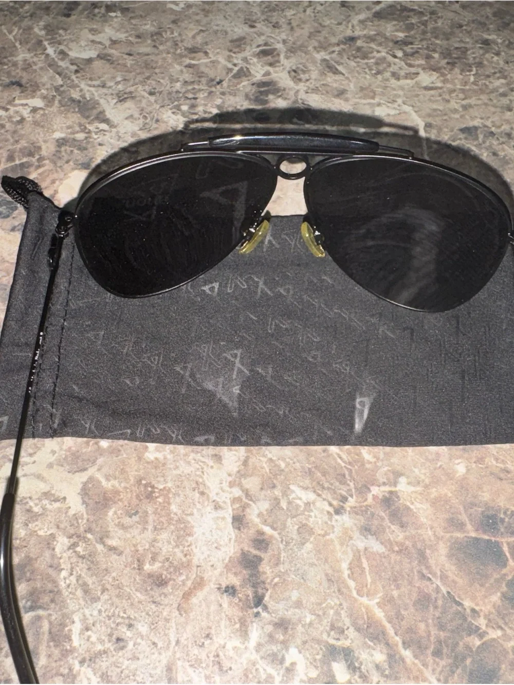 anon. Men's Black Aviator Sunglasses